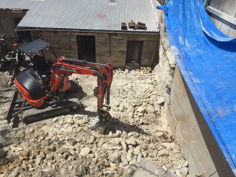 jett-earthmoving-residential-rock-excavation-001-v3