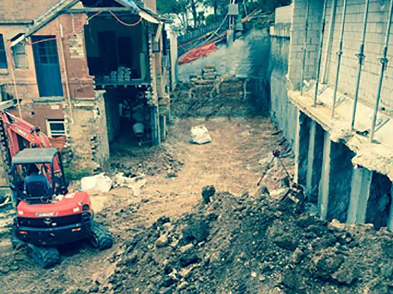 jett-earthmoving-tight-access-005-v1