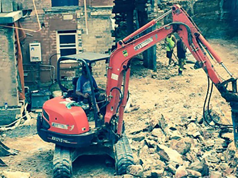 jett-earthmoving-tight-access-006-v1